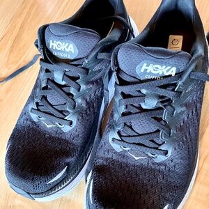 Hoka Clifton 8 Running Shoes- Black / white - size US 9 D ( wide )